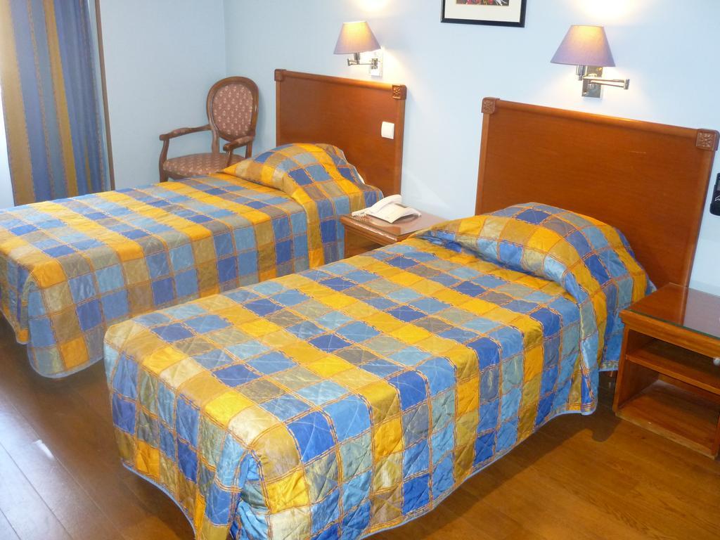 Baccarat Hostel Nice Room photo